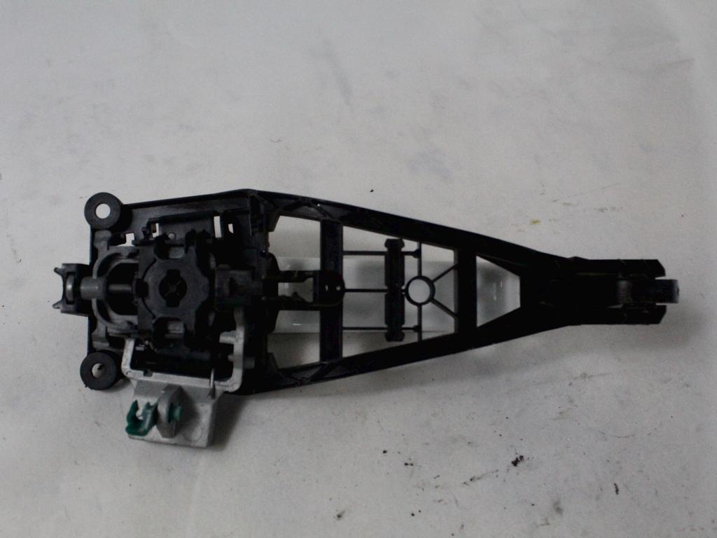 ZUNANJA KLJUKA ZADNJA DESNA VRATA OEM N. 13142770 ORIGINAL REZERVNI DEL OPEL ASTRA H A04 L48 L08 L35 L67 R 5P/3P/SW (2007 - 2010) DIESEL LETNIK 2008