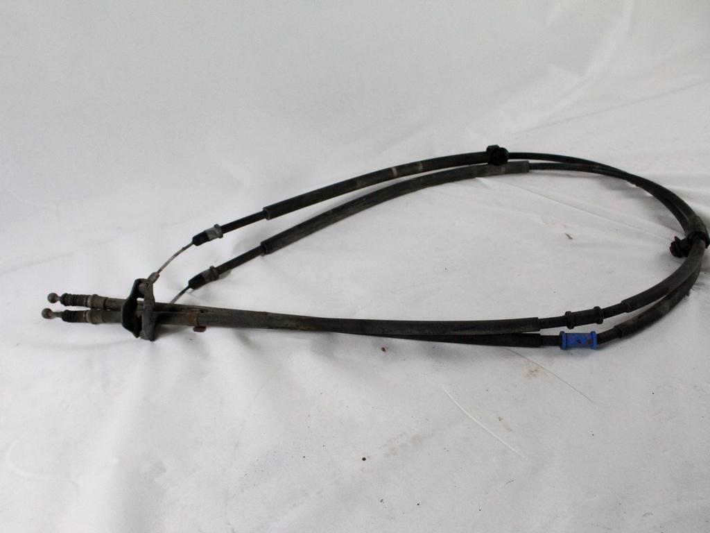 OEM N. 13340395 ORIGINAL REZERVNI DEL OPEL ASTRA H A04 L48 L08 L35 L67 R 5P/3P/SW (2007 - 2010) DIESEL LETNIK 2008