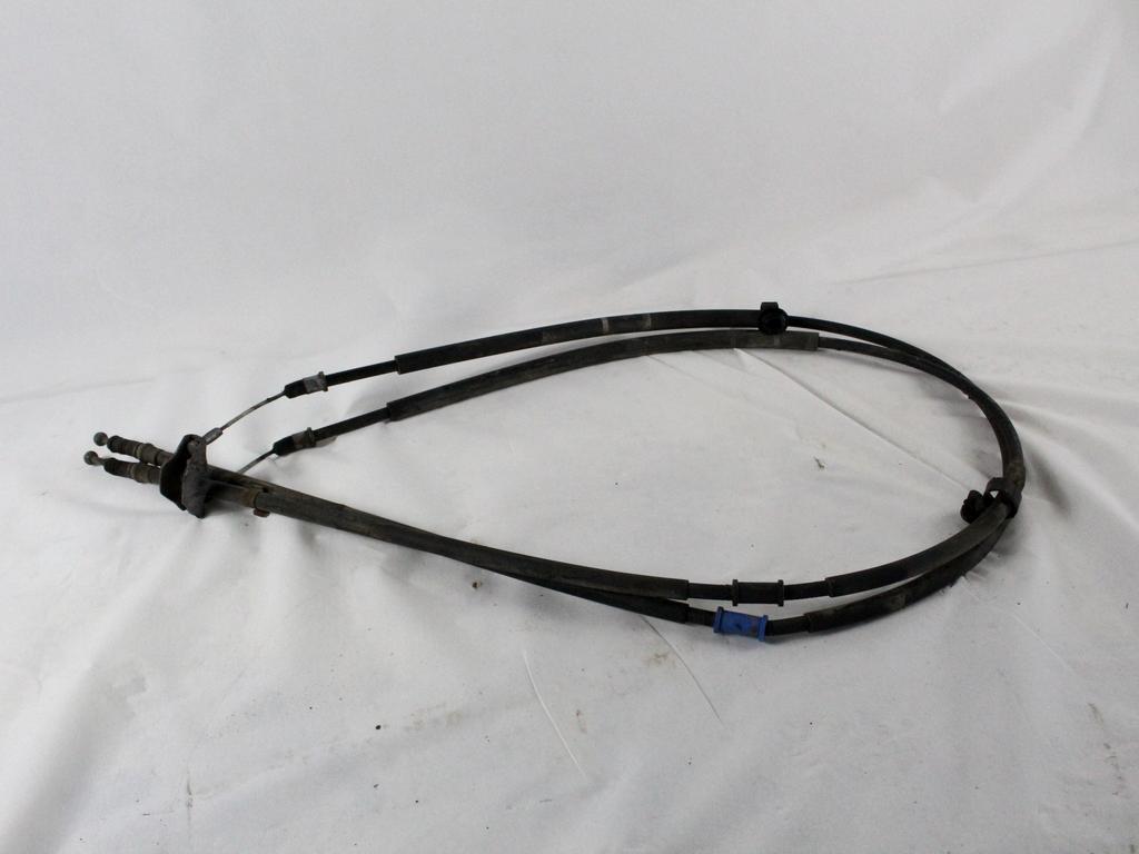 OEM N. 13340395 ORIGINAL REZERVNI DEL OPEL ASTRA H A04 L48 L08 L35 L67 R 5P/3P/SW (2007 - 2010) DIESEL LETNIK 2008