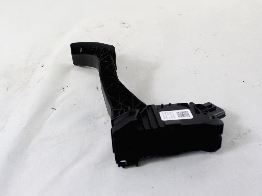 PEDALI OEM N. 5Q1723503K ORIGINAL REZERVNI DEL CUPRA FORMENTOR KM7 (DAL 2020) DIESEL LETNIK 2021