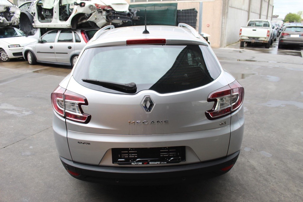 RENAULT MEGANE 3 SW 1.9 D 96KW 6M 5P (2010) RICAMBI IN MAGAZZINO