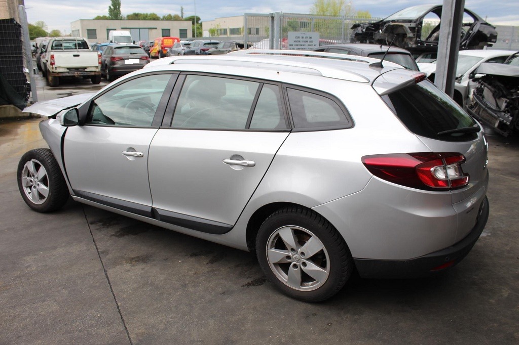 RENAULT MEGANE 3 SW 1.9 D 96KW 6M 5P (2010) RICAMBI IN MAGAZZINO