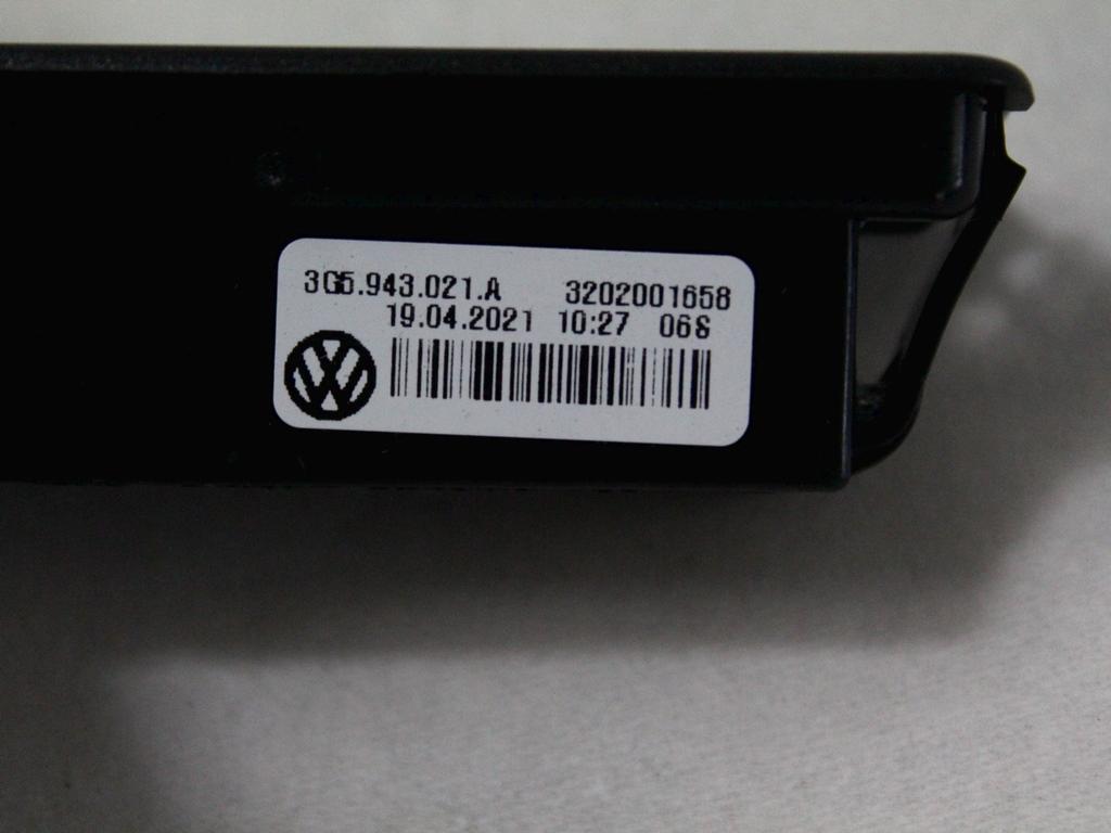 OSVETLITEV REGISTRSKE TABLICE  OEM N. 3G5943021A ORIGINAL REZERVNI DEL VOLKSWAGEN GOLF VIII CD1 MK8 (DAL 2019)DIESEL LETNIK 2021