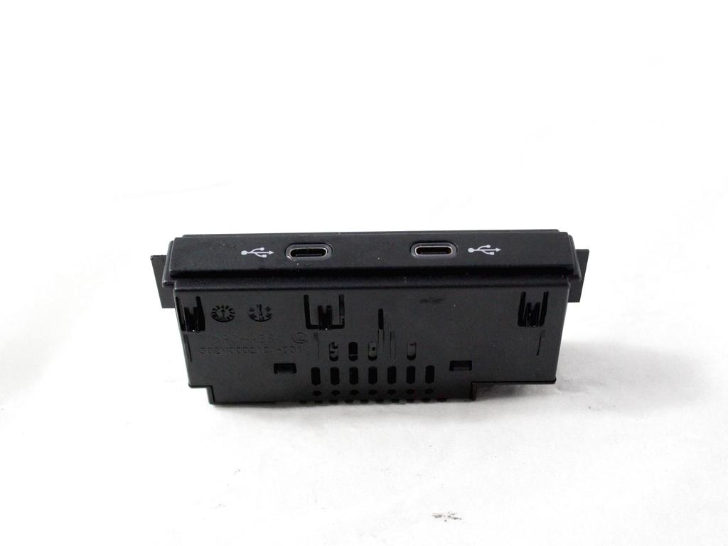 USB / AUX OEM N. 5NA035736 ORIGINAL REZERVNI DEL VOLKSWAGEN GOLF VIII CD1 MK8 (DAL 2019)DIESEL LETNIK 2021