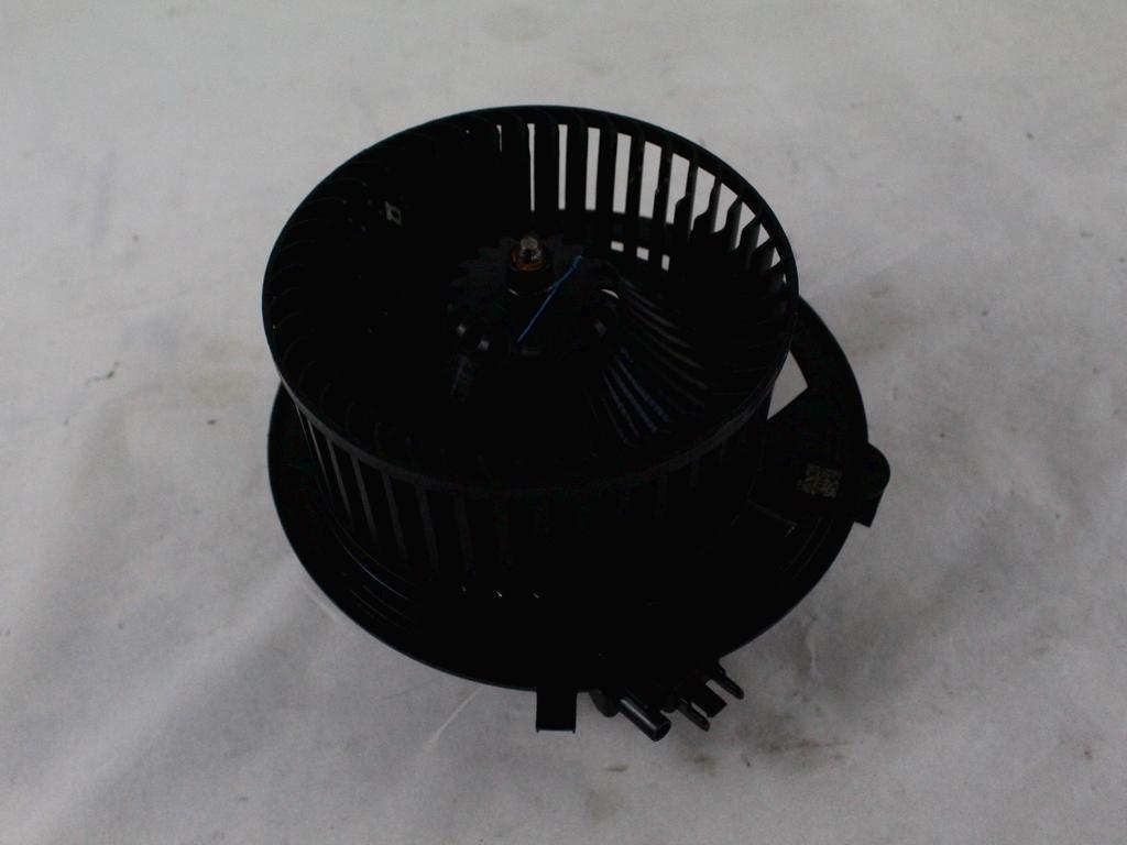 VENTILATOR  KABINE  OEM N. 5WB819015 ORIGINAL REZERVNI DEL VOLKSWAGEN GOLF VIII CD1 MK8 (DAL 2019)DIESEL LETNIK 2021