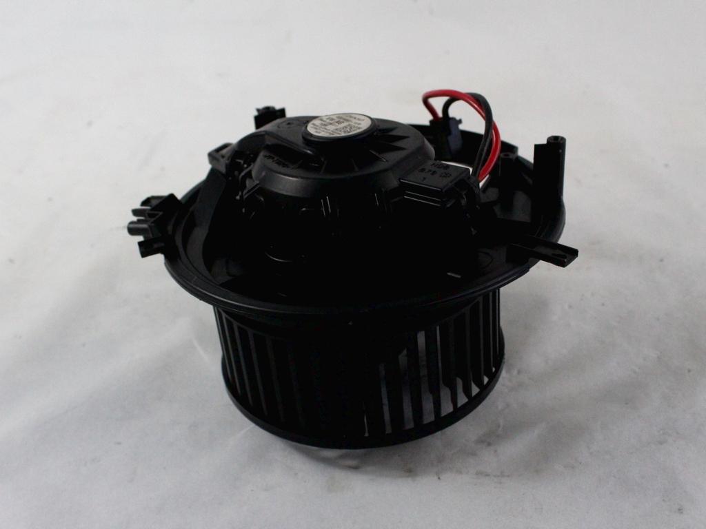 VENTILATOR  KABINE  OEM N. 5WB819015 ORIGINAL REZERVNI DEL VOLKSWAGEN GOLF VIII CD1 MK8 (DAL 2019)DIESEL LETNIK 2021