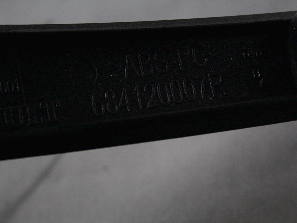 NOTRANJE OKRASNE LETVE  OEM N. 684120007R ORIGINAL REZERVNI DEL RENAULT MEGANE MK3 BZ0/1 B3 DZ0/1 KZ0/1 BER/SPORTOUR/ESTATE (2009 - 2015) DIESEL LETNIK 2010