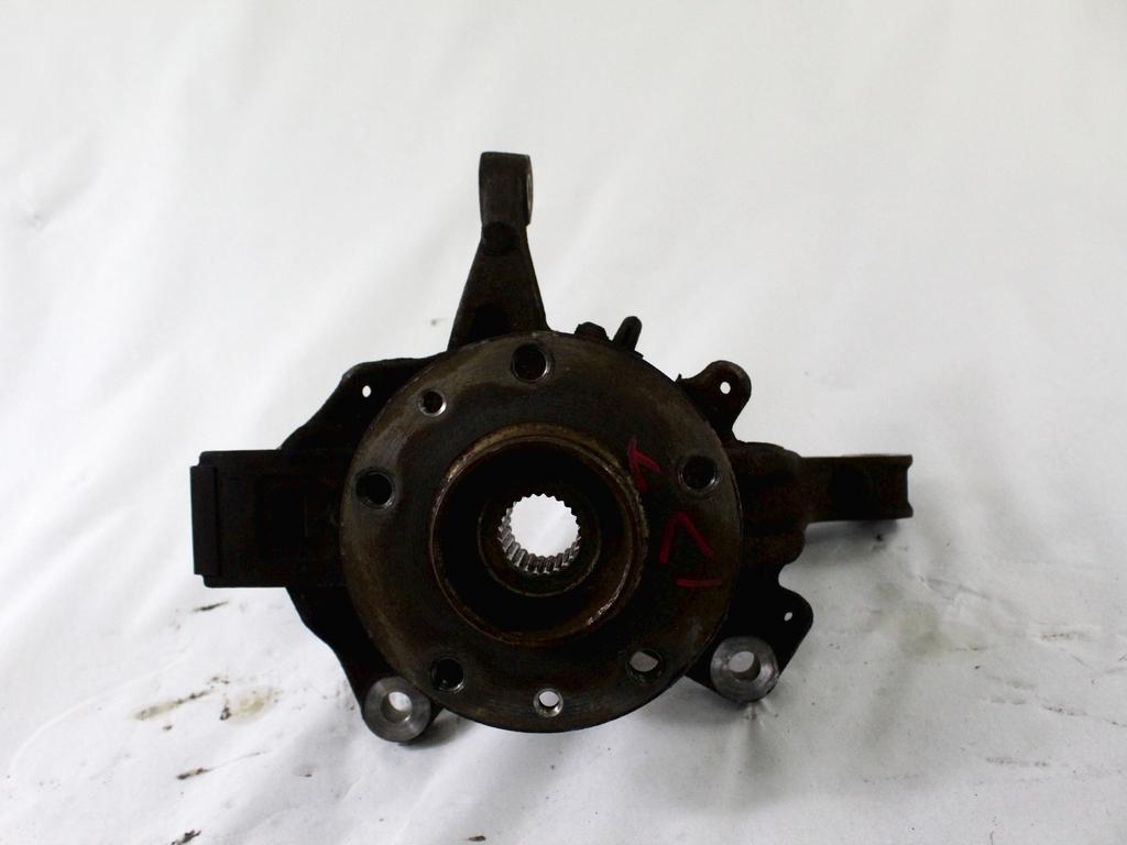 VRTLJIVI LEZAJ DESNO / PESTO KOLESA Z LEZAJEM SPREDAJ OEM N. 400147163R ORIGINAL REZERVNI DEL RENAULT MEGANE MK3 BZ0/1 B3 DZ0/1 KZ0/1 BER/SPORTOUR/ESTATE (2009 - 2015) DIESEL LETNIK 2010