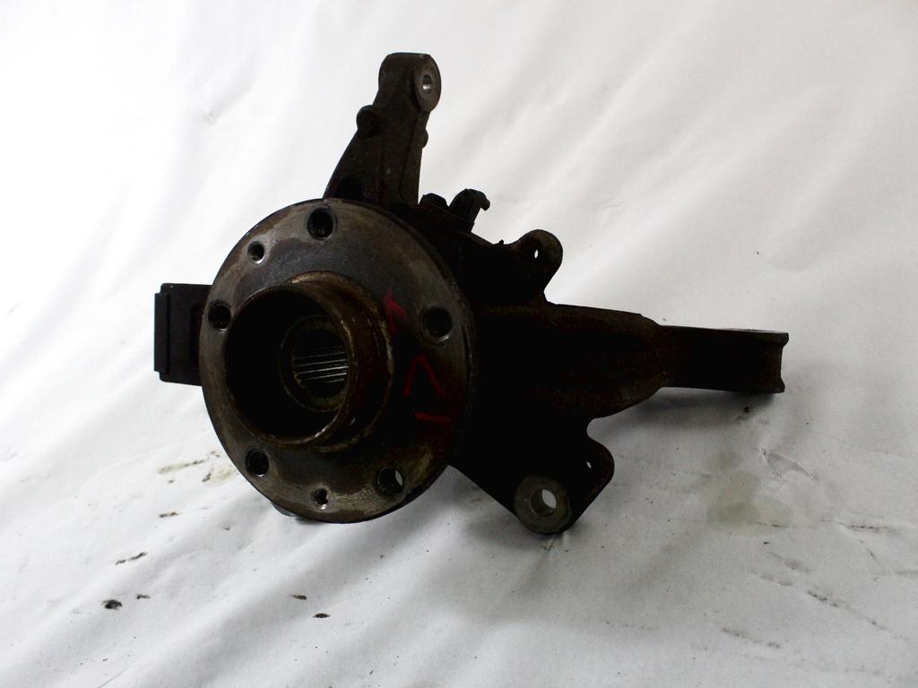 VRTLJIVI LEZAJ DESNO / PESTO KOLESA Z LEZAJEM SPREDAJ OEM N. 400147163R ORIGINAL REZERVNI DEL RENAULT MEGANE MK3 BZ0/1 B3 DZ0/1 KZ0/1 BER/SPORTOUR/ESTATE (2009 - 2015) DIESEL LETNIK 2010