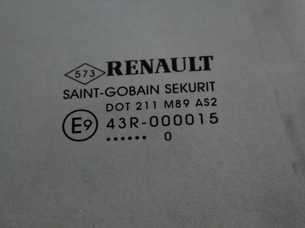 STEKLO ZADNJIH DESNIH VRAT OEM N. 823000026R ORIGINAL REZERVNI DEL RENAULT MEGANE MK3 BZ0/1 B3 DZ0/1 KZ0/1 BER/SPORTOUR/ESTATE (2009 - 2015) DIESEL LETNIK 2010