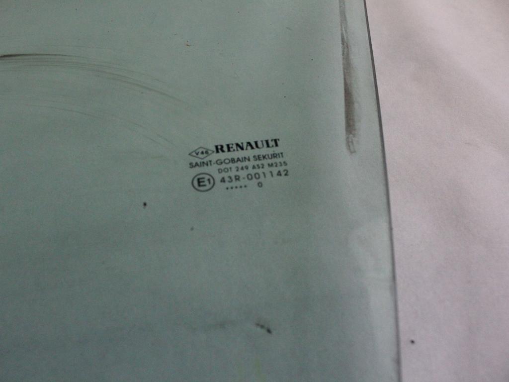 STEKLO SPREDNJIH LEVIH VRAT OEM N. 803012464R ORIGINAL REZERVNI DEL RENAULT MEGANE MK3 BZ0/1 B3 DZ0/1 KZ0/1 BER/SPORTOUR/ESTATE (2009 - 2015) DIESEL LETNIK 2010