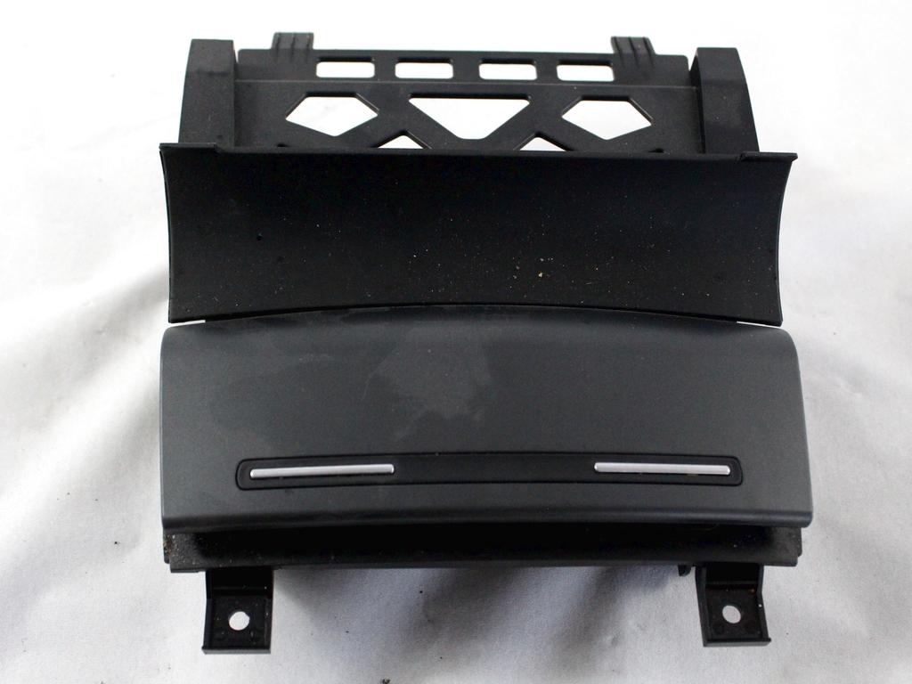 PEPELNIK / DRZALA ZA PIJACO OEM N. 8P0857951 ORIGINAL REZERVNI DEL AUDI A3 MK2R 8P 8PA 8P1 8P7 (2008 - 2012)DIESEL LETNIK 2010