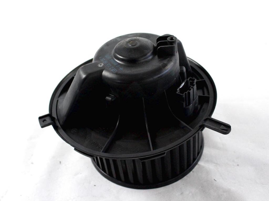 VENTILATOR  KABINE  OEM N. 1K1819015C ORIGINAL REZERVNI DEL AUDI A3 MK2R 8P 8PA 8P1 8P7 (2008 - 2012)DIESEL LETNIK 2010