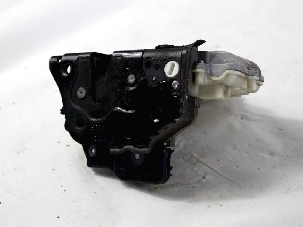 CENTRALNO ZAKLEPANJE ZADNJIH DESNIH VRAT OEM N. 4F0839016 ORIGINAL REZERVNI DEL AUDI A3 MK2R 8P 8PA 8P1 8P7 (2008 - 2012)DIESEL LETNIK 2010