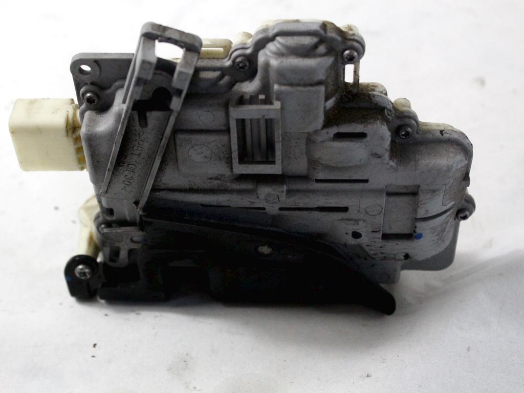 CENTRALNO ZAKLEPANJE ZADNJIH DESNIH VRAT OEM N. 4F0839016 ORIGINAL REZERVNI DEL AUDI A3 MK2R 8P 8PA 8P1 8P7 (2008 - 2012)DIESEL LETNIK 2010