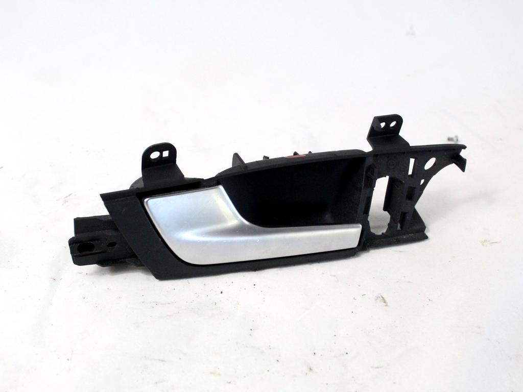 NOTRANJA KLJUKA  OEM N. 8P4837019D ORIGINAL REZERVNI DEL AUDI A3 MK2R 8P 8PA 8P1 8P7 (2008 - 2012)DIESEL LETNIK 2010