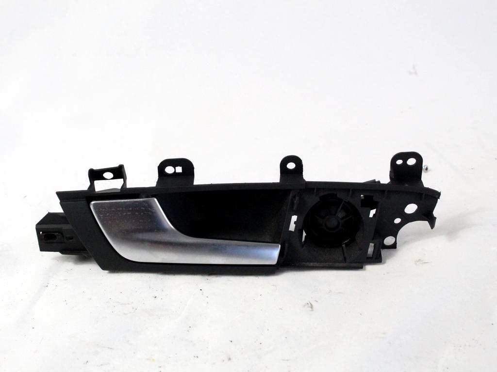 NOTRANJA KLJUKA  OEM N. 8P4839019D ORIGINAL REZERVNI DEL AUDI A3 MK2R 8P 8PA 8P1 8P7 (2008 - 2012)DIESEL LETNIK 2010