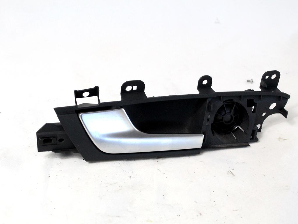 NOTRANJA KLJUKA  OEM N. 8P4839019D ORIGINAL REZERVNI DEL AUDI A3 MK2R 8P 8PA 8P1 8P7 (2008 - 2012)DIESEL LETNIK 2010