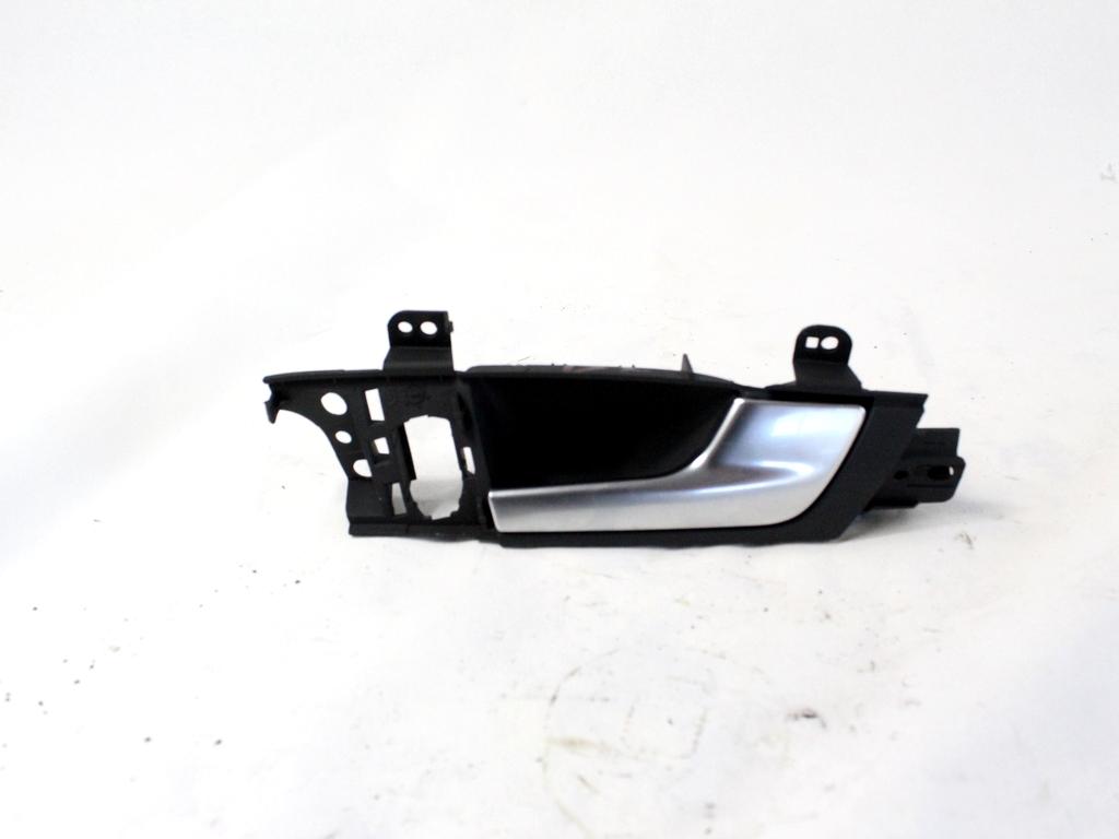 NOTRANJA KLJUKA  OEM N. 8P4837020D ORIGINAL REZERVNI DEL AUDI A3 MK2R 8P 8PA 8P1 8P7 (2008 - 2012)DIESEL LETNIK 2010