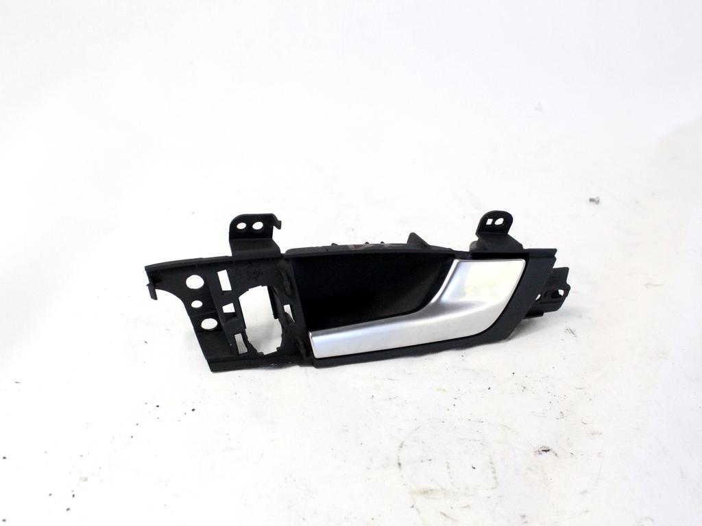 NOTRANJA KLJUKA  OEM N. 8P4837020D ORIGINAL REZERVNI DEL AUDI A3 MK2R 8P 8PA 8P1 8P7 (2008 - 2012)DIESEL LETNIK 2010