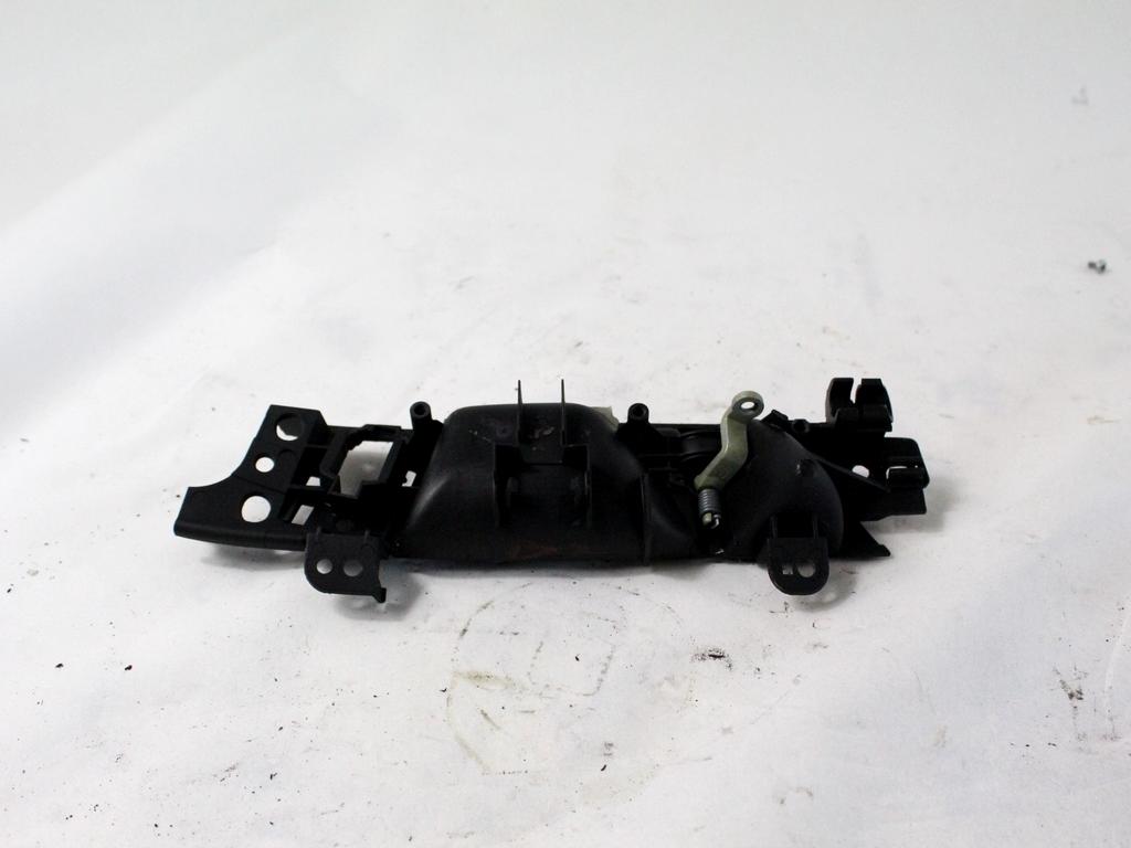 NOTRANJA KLJUKA  OEM N. 8P4837020D ORIGINAL REZERVNI DEL AUDI A3 MK2R 8P 8PA 8P1 8P7 (2008 - 2012)DIESEL LETNIK 2010