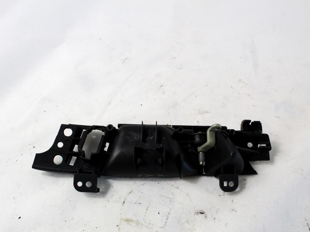 NOTRANJA KLJUKA  OEM N. 8P4837020D ORIGINAL REZERVNI DEL AUDI A3 MK2R 8P 8PA 8P1 8P7 (2008 - 2012)DIESEL LETNIK 2010