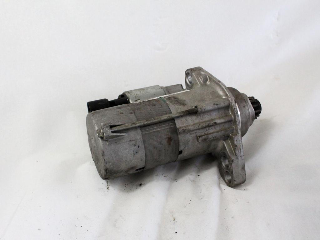 ZAGANJAC MOTORJA  OEM N. 02Z911023P ORIGINAL REZERVNI DEL AUDI A3 MK2R 8P 8PA 8P1 8P7 (2008 - 2012)DIESEL LETNIK 2010