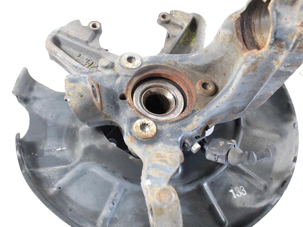 VRTLJIVI LEZAJ DESNO / PESTO KOLESA Z LEZAJEM SPREDAJ OEM N. 1K0407256T ORIGINAL REZERVNI DEL AUDI A3 MK2R 8P 8PA 8P1 8P7 (2008 - 2012)DIESEL LETNIK 2010