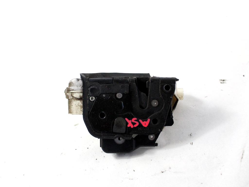 CENTRALNO ZAKLEPANJE PREDNIH LEVIH VRAT OEM N. 4F1837015 ORIGINAL REZERVNI DEL AUDI A3 MK2 8P 8PA 8P1 (2003 - 2008)DIESEL LETNIK 2004