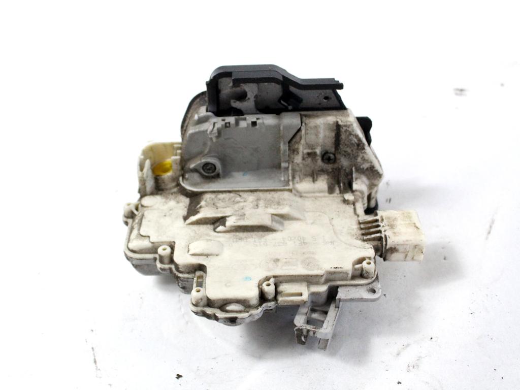 CENTRALNO ZAKLEPANJE PREDNIH LEVIH VRAT OEM N. 4F1837015 ORIGINAL REZERVNI DEL AUDI A3 MK2 8P 8PA 8P1 (2003 - 2008)DIESEL LETNIK 2004