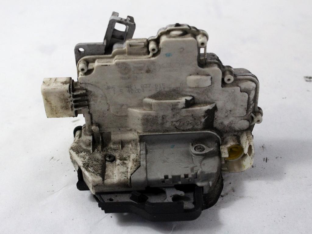 CENTRALNO ZAKLEPANJE PREDNIH LEVIH VRAT OEM N. 4F1837015 ORIGINAL REZERVNI DEL AUDI A3 MK2 8P 8PA 8P1 (2003 - 2008)DIESEL LETNIK 2004