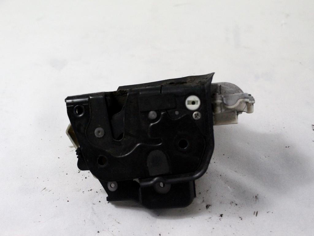 CENTRALNO ZAKLEPANJE ZADNJIH DESNIH VRAT OEM N. 4F0839016 ORIGINAL REZERVNI DEL AUDI A3 MK2 8P 8PA 8P1 (2003 - 2008)DIESEL LETNIK 2004