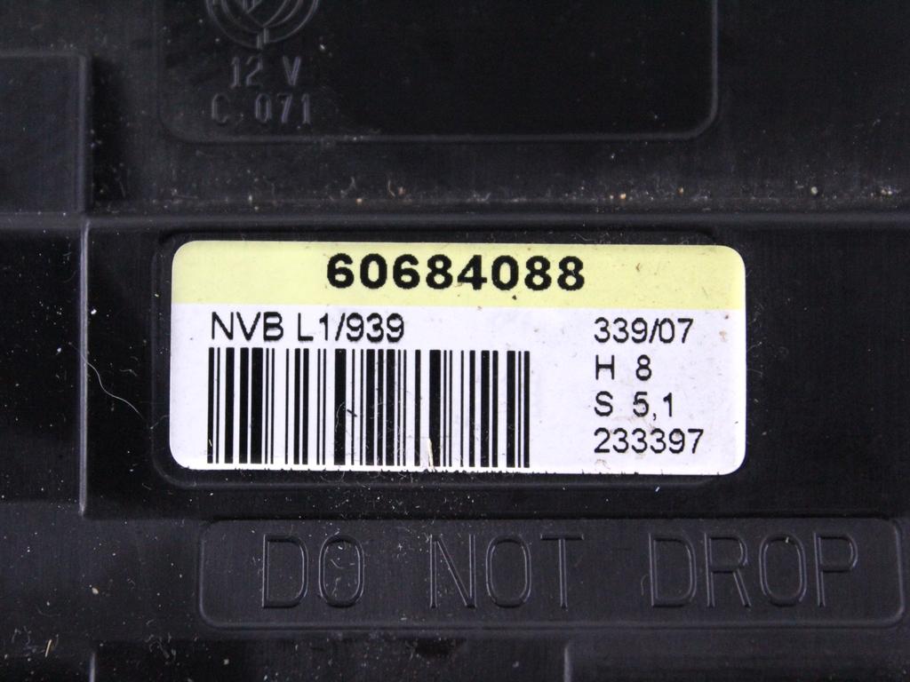 CENTRALNO ZAKLEPANJE OEM N. 60684088 ORIGINAL REZERVNI DEL ALFA ROMEO 159 939 BER/SW (2005 - 2013) DIESEL LETNIK 2008