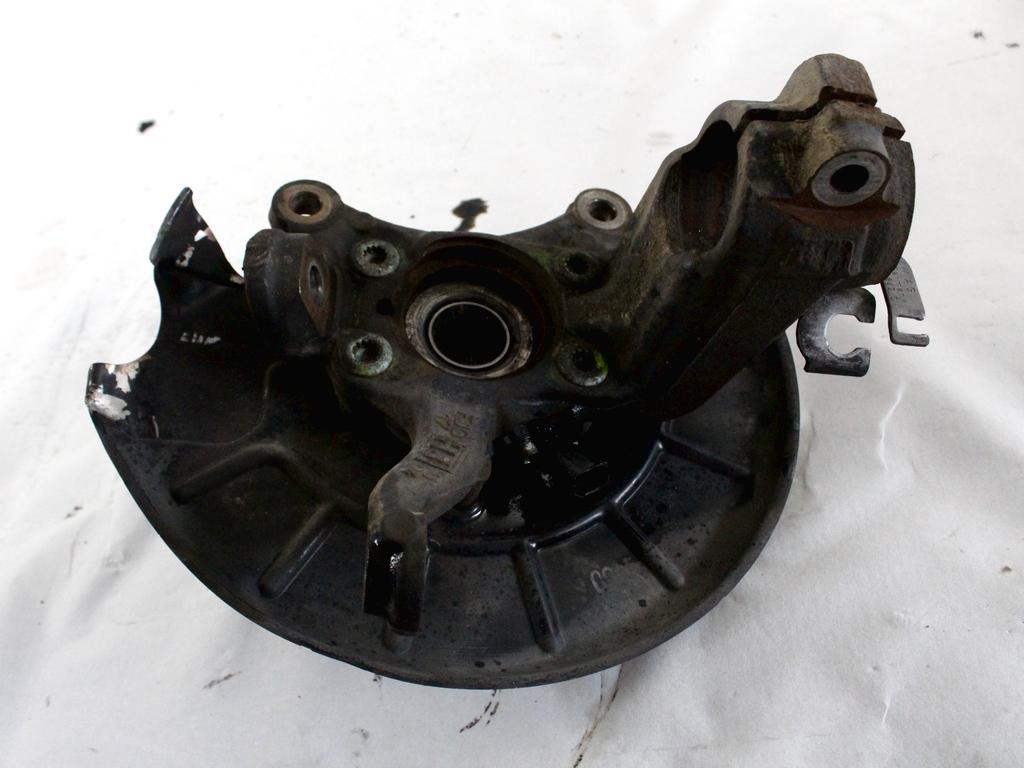 VRTLJIVI LEZAJ DESNO / PESTO KOLESA Z LEZAJEM SPREDAJ OEM N. 1K0407256AA ORIGINAL REZERVNI DEL AUDI A3 MK2 8P 8PA 8P1 (2003 - 2008)DIESEL LETNIK 2004