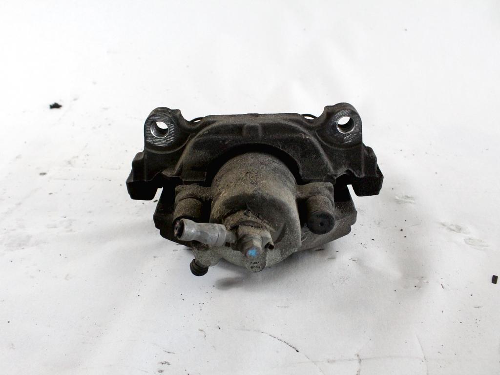 SPREDNJE DESNE ZAVORNE CELJUSTI  OEM N. 1K0615124E ORIGINAL REZERVNI DEL AUDI A3 MK2 8P 8PA 8P1 (2003 - 2008)DIESEL LETNIK 2004