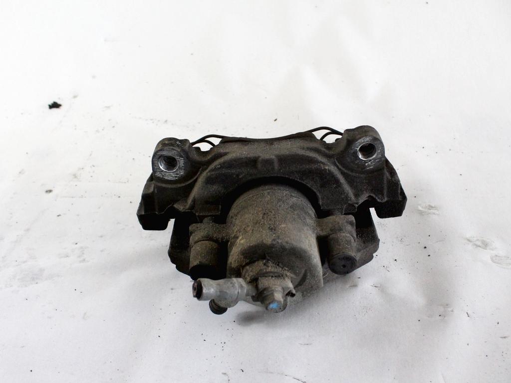 SPREDNJE DESNE ZAVORNE CELJUSTI  OEM N. 1K0615124E ORIGINAL REZERVNI DEL AUDI A3 MK2 8P 8PA 8P1 (2003 - 2008)DIESEL LETNIK 2004