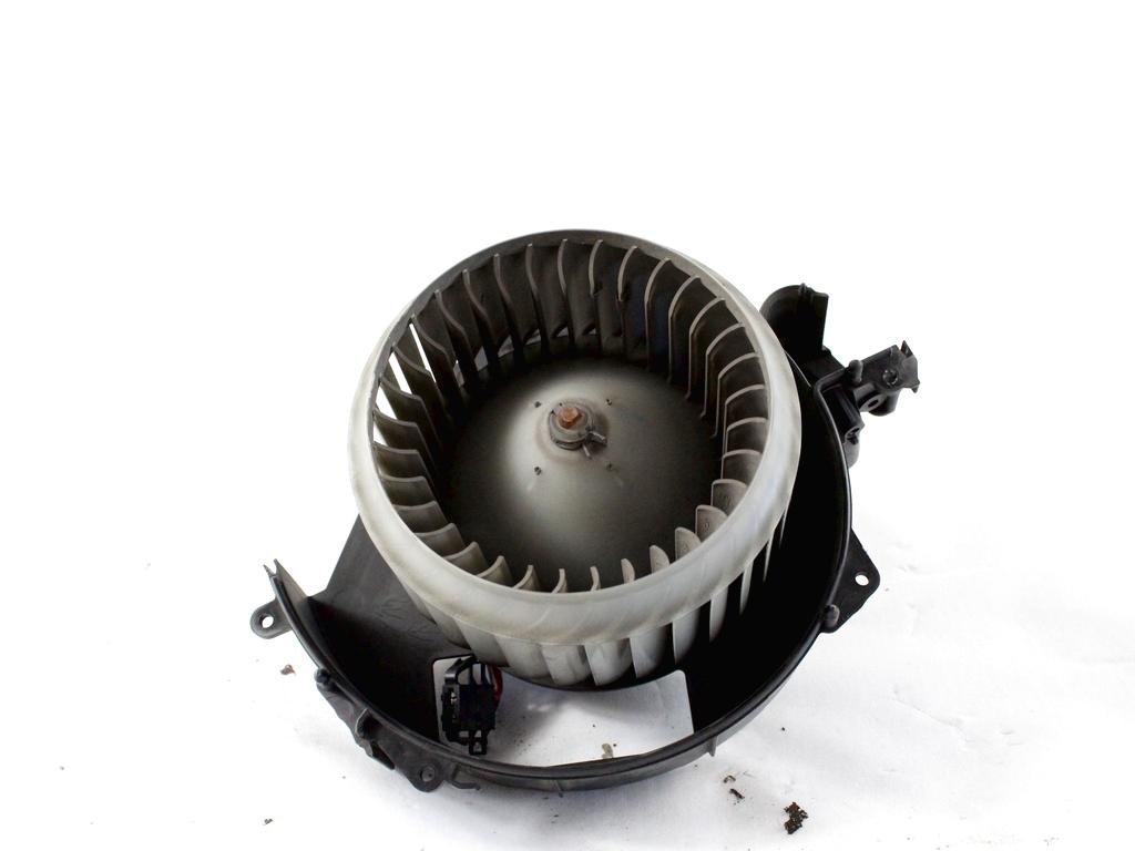 VENTILATOR  KABINE  OEM N. 1K1819015 ORIGINAL REZERVNI DEL AUDI A6 C6 R 4F2 4FH 4F5 BER/SW/ALLROAD (10/2008 - 2011) DIESEL LETNIK 2009