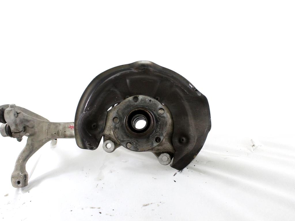 VRTLJIVI LEZAJ DESNO / PESTO KOLESA Z LEZAJEM SPREDAJ OEM N. 4F0407242J ORIGINAL REZERVNI DEL AUDI A6 C6 R 4F2 4FH 4F5 BER/SW/ALLROAD (10/2008 - 2011) DIESEL LETNIK 2009