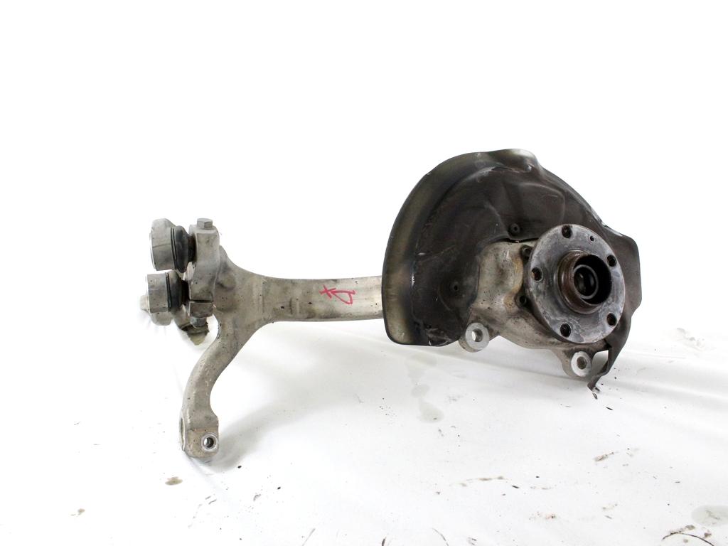 VRTLJIVI LEZAJ DESNO / PESTO KOLESA Z LEZAJEM SPREDAJ OEM N. 4F0407242J ORIGINAL REZERVNI DEL AUDI A6 C6 R 4F2 4FH 4F5 BER/SW/ALLROAD (10/2008 - 2011) DIESEL LETNIK 2009