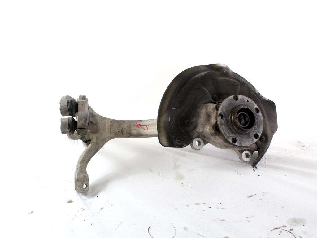 VRTLJIVI LEZAJ DESNO / PESTO KOLESA Z LEZAJEM SPREDAJ OEM N. 4F0407242J ORIGINAL REZERVNI DEL AUDI A6 C6 R 4F2 4FH 4F5 BER/SW/ALLROAD (10/2008 - 2011) DIESEL LETNIK 2009