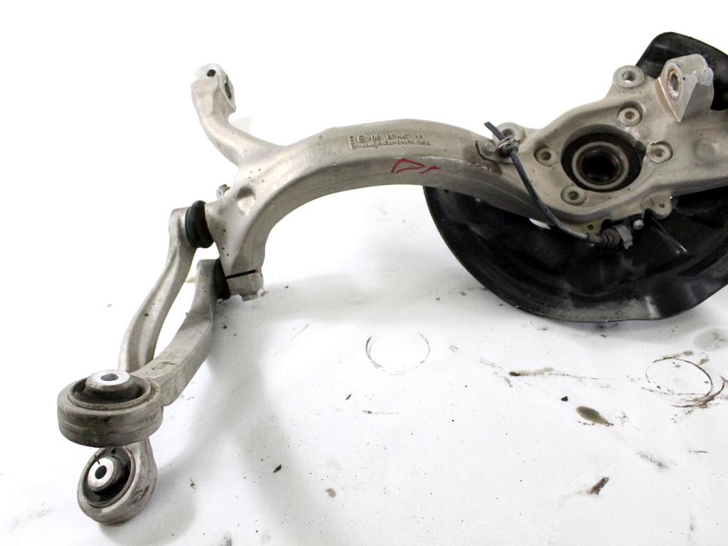 VRTLJIVI LEZAJ DESNO / PESTO KOLESA Z LEZAJEM SPREDAJ OEM N. 4F0407242J ORIGINAL REZERVNI DEL AUDI A6 C6 R 4F2 4FH 4F5 BER/SW/ALLROAD (10/2008 - 2011) DIESEL LETNIK 2009