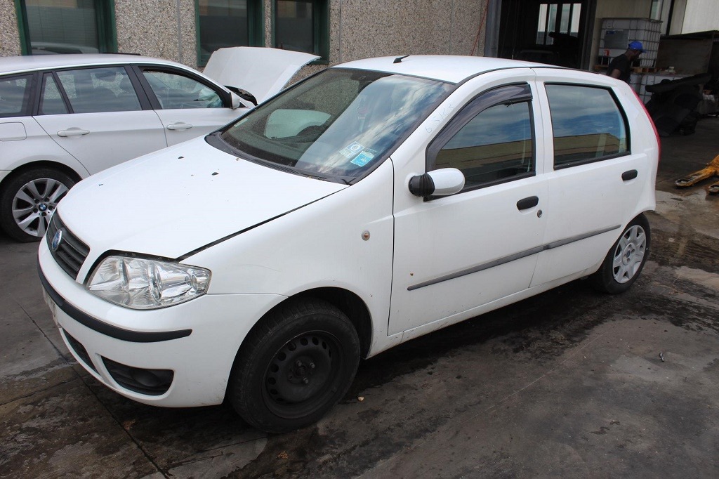 FIAT PUNTO 1.2 B 44KW 5M 5P (2006) RICAMBI IN MAGAZZINO