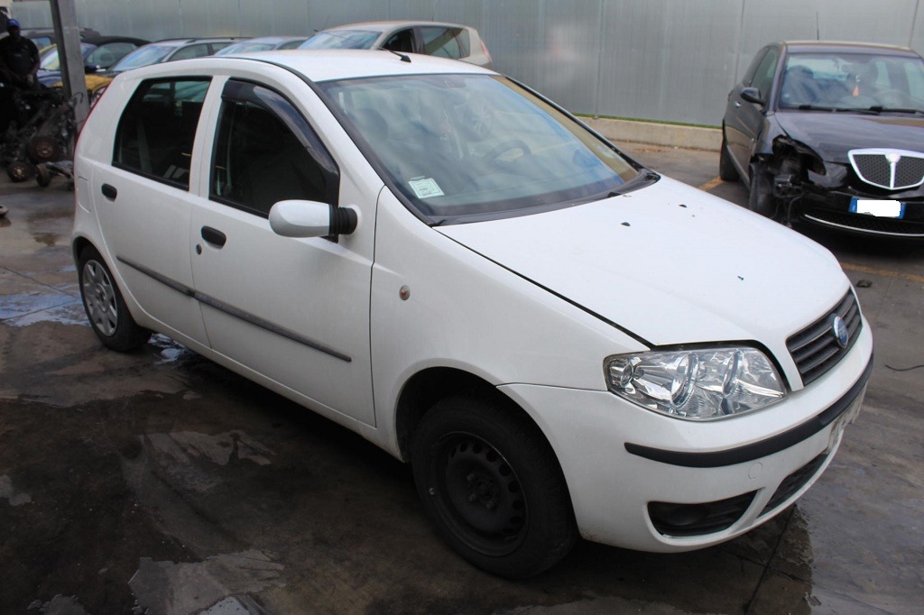 FIAT PUNTO 1.2 B 44KW 5M 5P (2006) RICAMBI IN MAGAZZINO