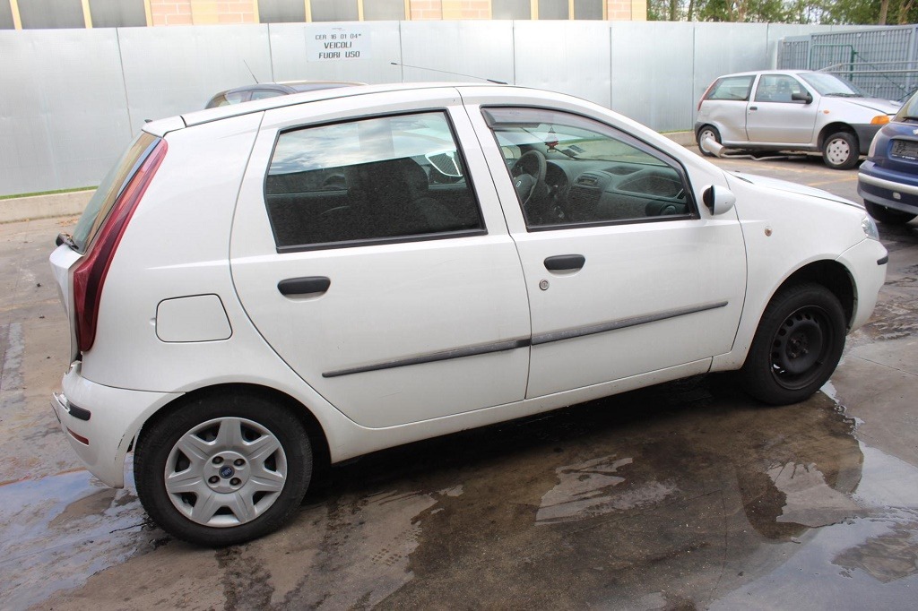 FIAT PUNTO 1.2 B 44KW 5M 5P (2006) RICAMBI IN MAGAZZINO