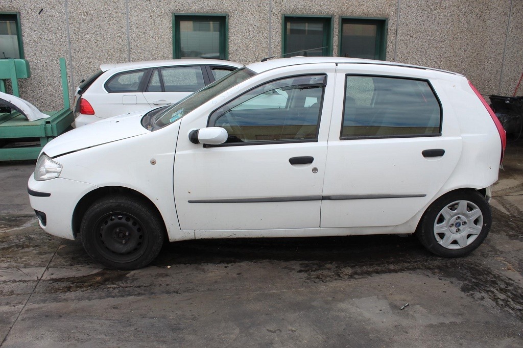 FIAT PUNTO 1.2 B 44KW 5M 5P (2006) RICAMBI IN MAGAZZINO