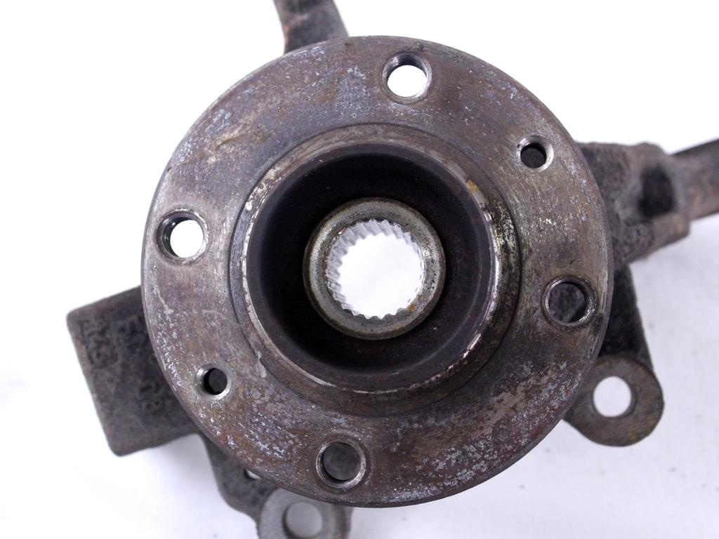 VRTLJIVI LEZAJ DESNO / PESTO KOLESA Z LEZAJEM SPREDAJ OEM N. 8200345945 ORIGINAL REZERVNI DEL RENAULT CLIO BR0//1 CR0/1 KR0/1 MK3 (2005 - 05/2009) BENZINA LETNIK 2009