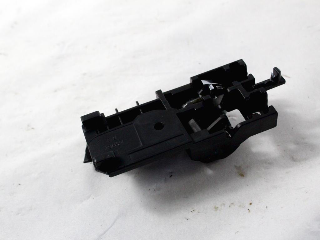 NOTRANJA KLJUKA  OEM N. 8311063J20LF1 ORIGINAL REZERVNI DEL SUZUKI SX4 EY GY R (2009-2014)BENZINA LETNIK 2011