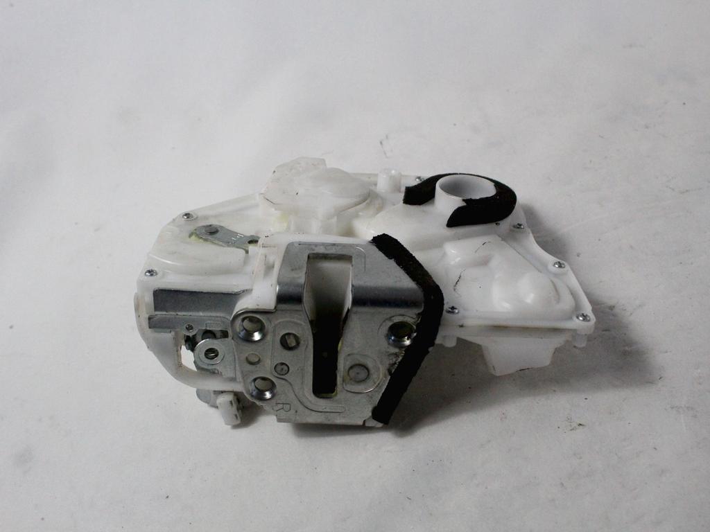 CENTRALNI ZAKLEP SPREDNJIH VRAT  OEM N. 82201-79J41 ORIGINAL REZERVNI DEL SUZUKI SX4 EY GY R (2009-2014)BENZINA LETNIK 2011