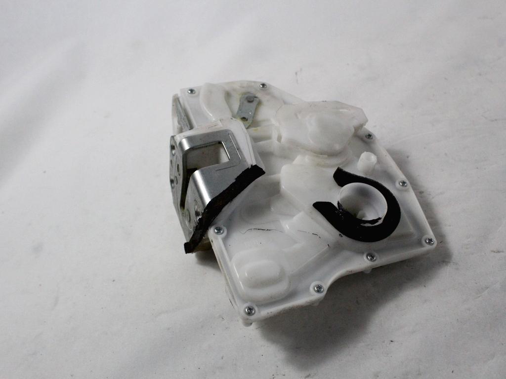 CENTRALNI ZAKLEP SPREDNJIH VRAT  OEM N. 82201-79J41 ORIGINAL REZERVNI DEL SUZUKI SX4 EY GY R (2009-2014)BENZINA LETNIK 2011