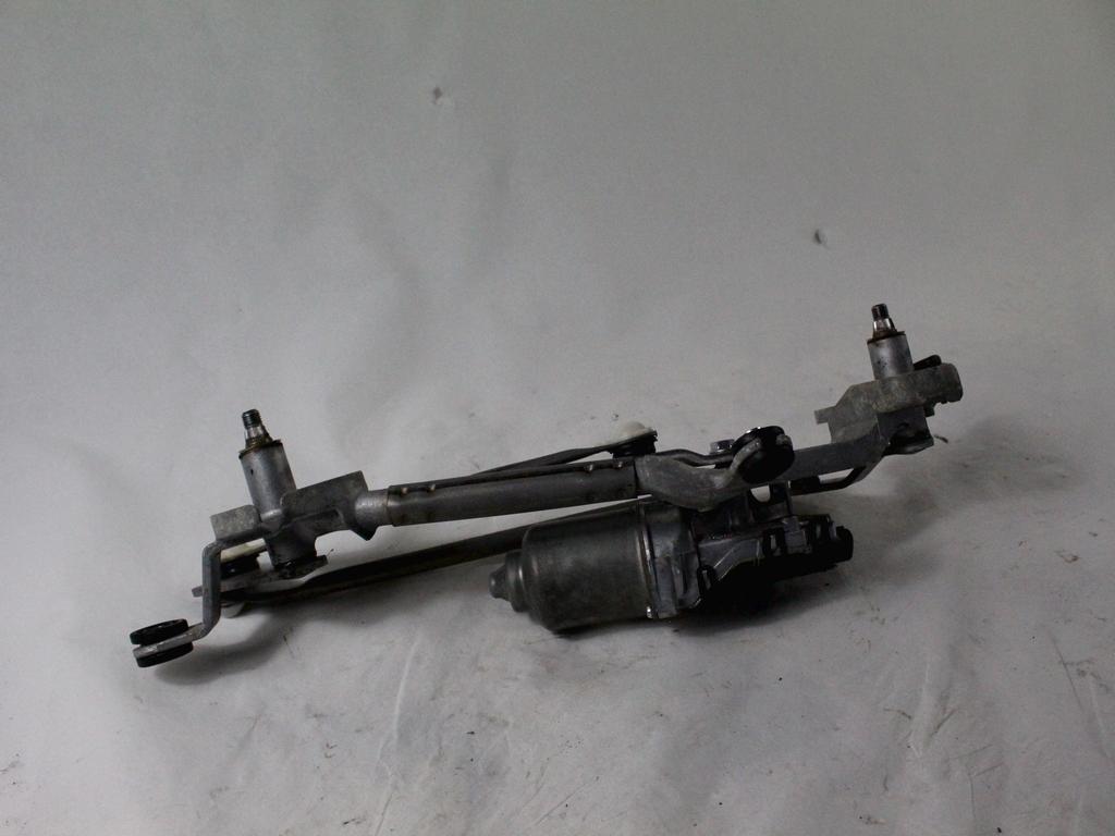 MOTORCEK PREDNJIH BRISALCEV OEM N. 38110-81K00 ORIGINAL REZERVNI DEL SUZUKI SX4 EY GY R (2009-2014)BENZINA LETNIK 2011